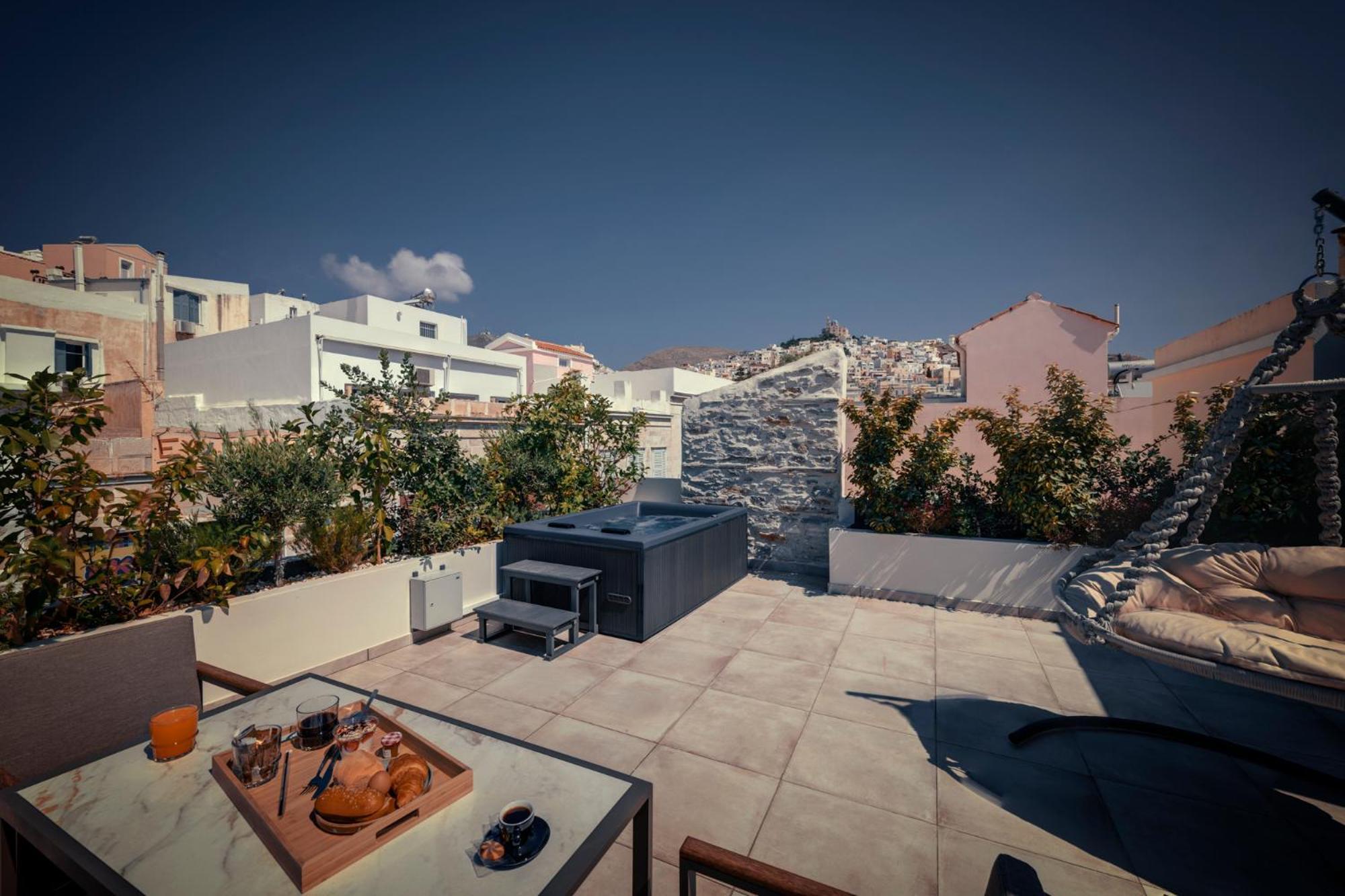 Ninemian Suites Syros Ermoupoli Bagian luar foto